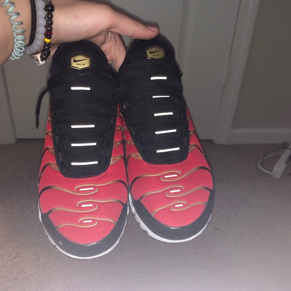 Red and Gold Nike air max Plus Women’s - Picture 2 of 4